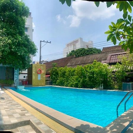 Thapaeplacehotel Chiang Mai Exteriör bild