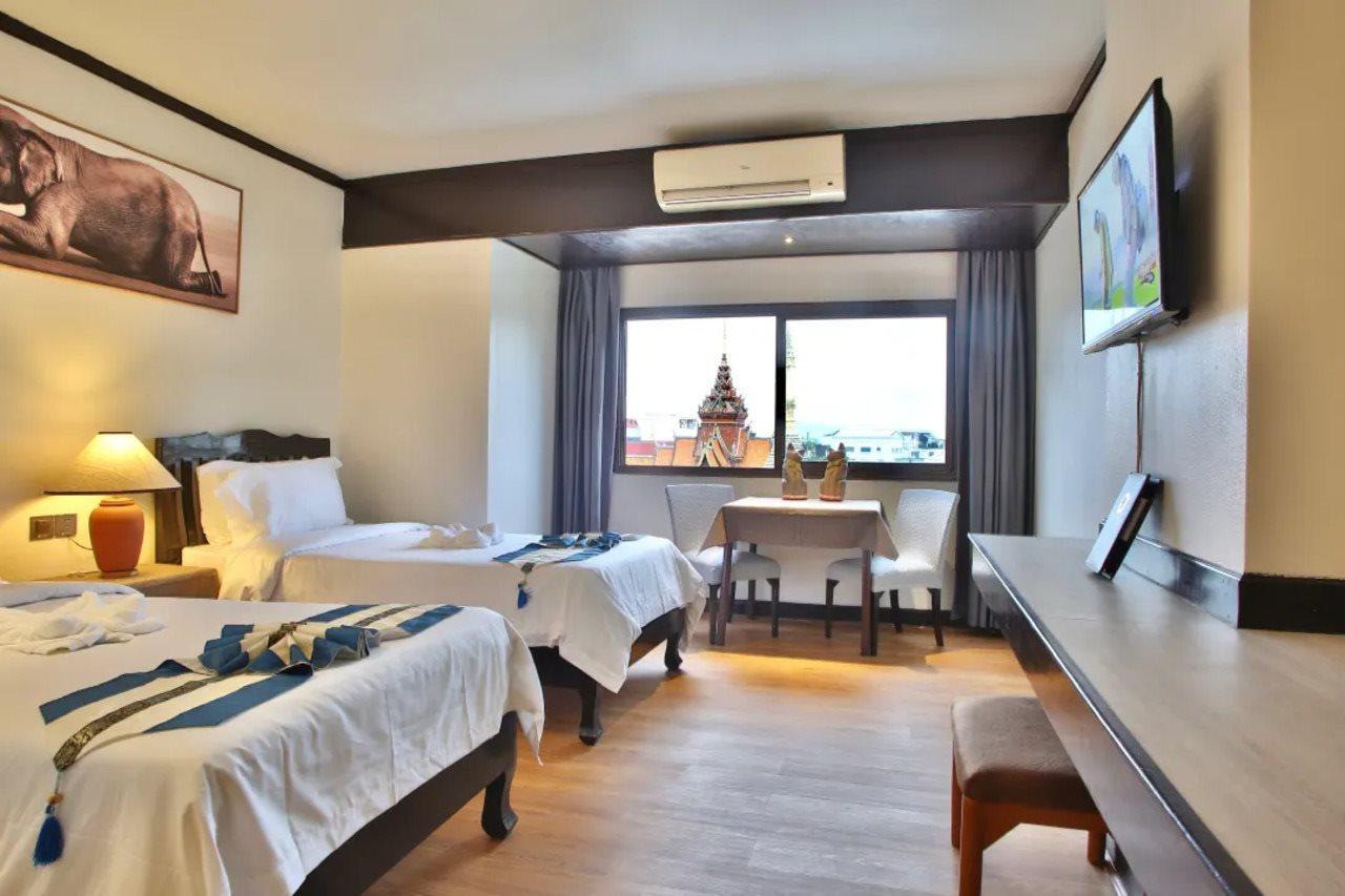 Thapaeplacehotel Chiang Mai Exteriör bild