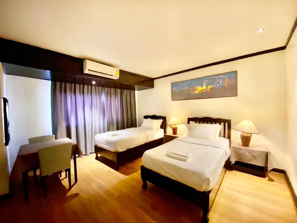 Thapaeplacehotel Chiang Mai Exteriör bild
