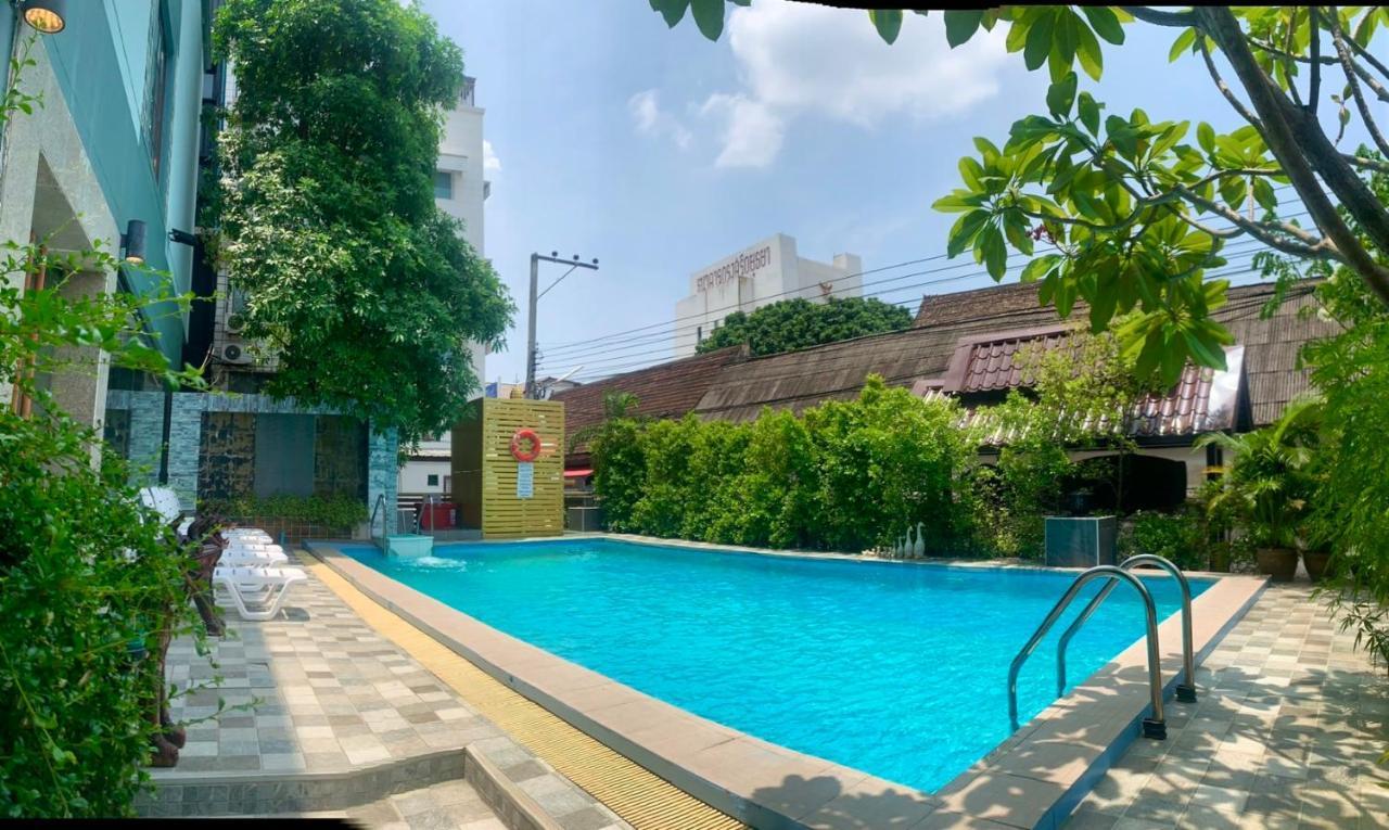 Thapaeplacehotel Chiang Mai Exteriör bild