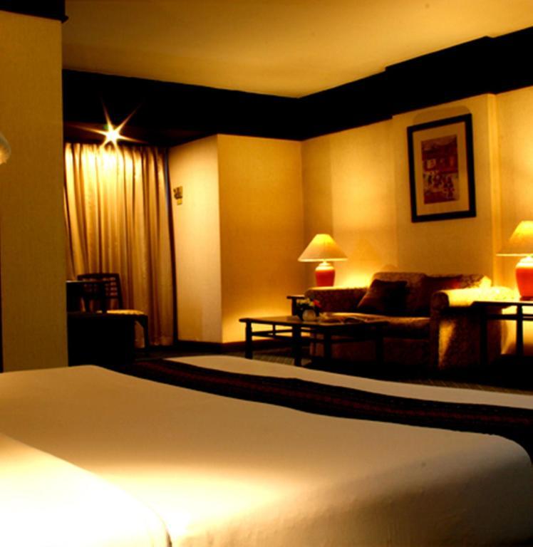 Thapaeplacehotel Chiang Mai Rum bild