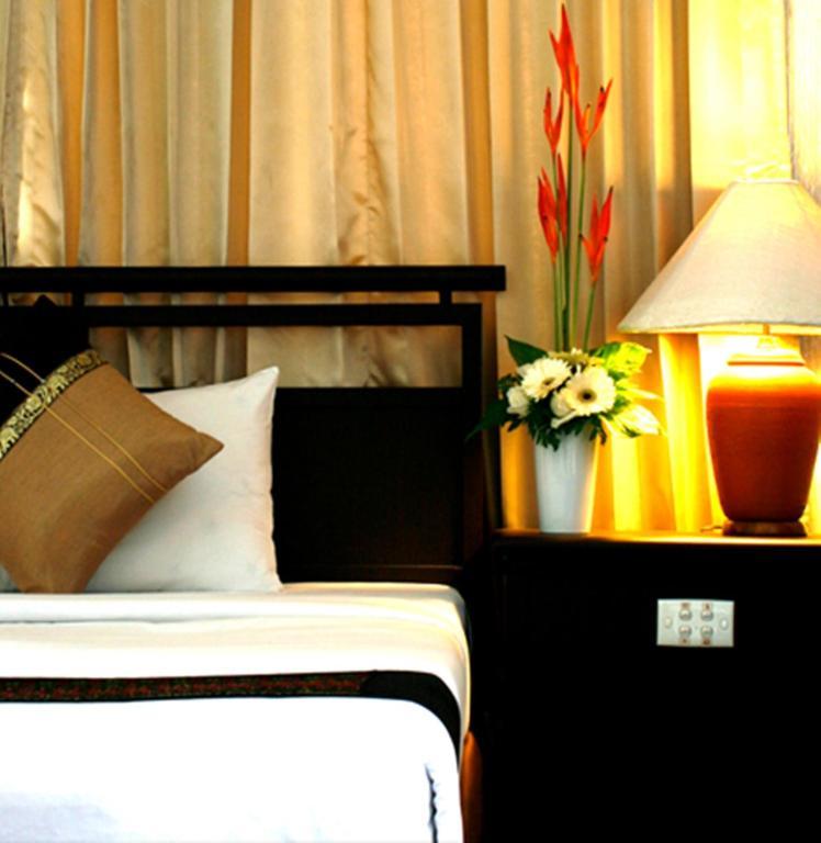 Thapaeplacehotel Chiang Mai Rum bild