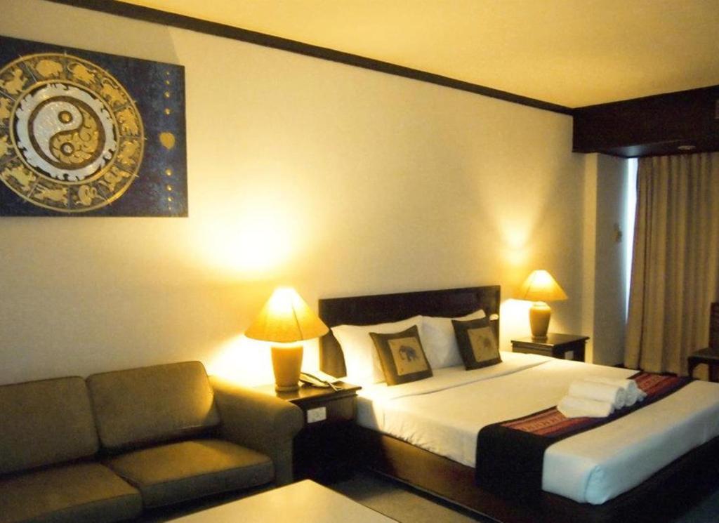 Thapaeplacehotel Chiang Mai Exteriör bild