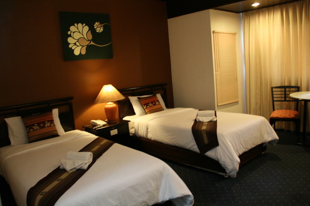 Thapaeplacehotel Chiang Mai Exteriör bild