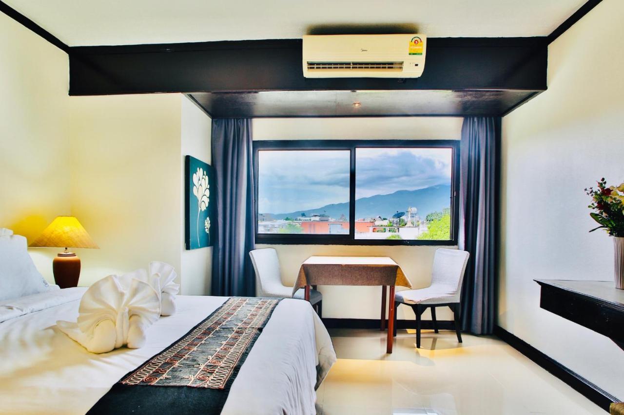 Thapaeplacehotel Chiang Mai Exteriör bild