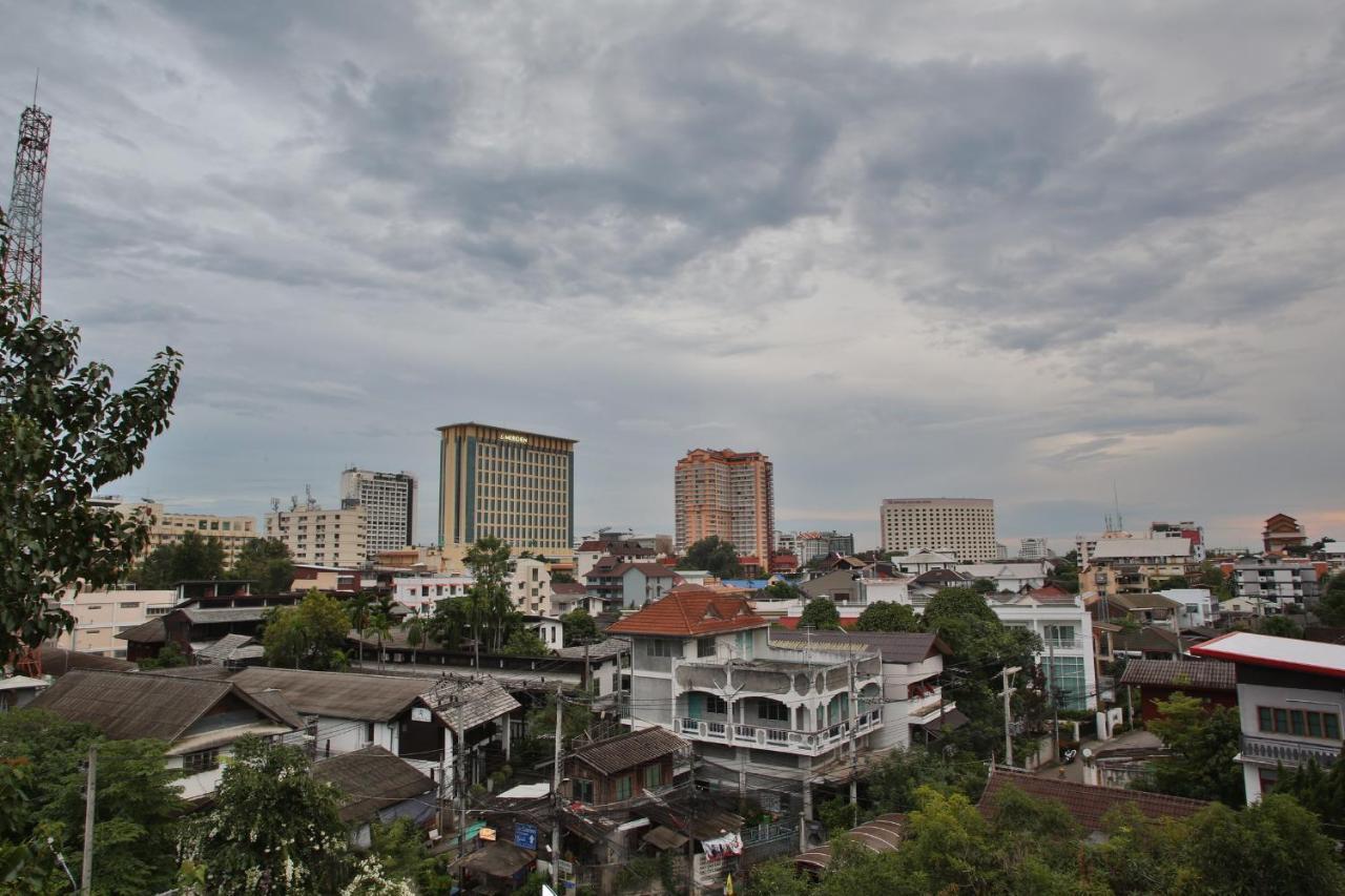 Thapaeplacehotel Chiang Mai Exteriör bild