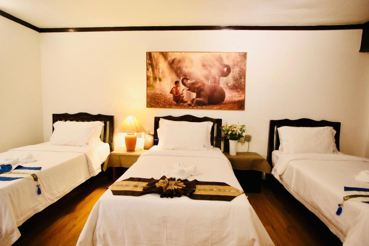 Thapaeplacehotel Chiang Mai Exteriör bild