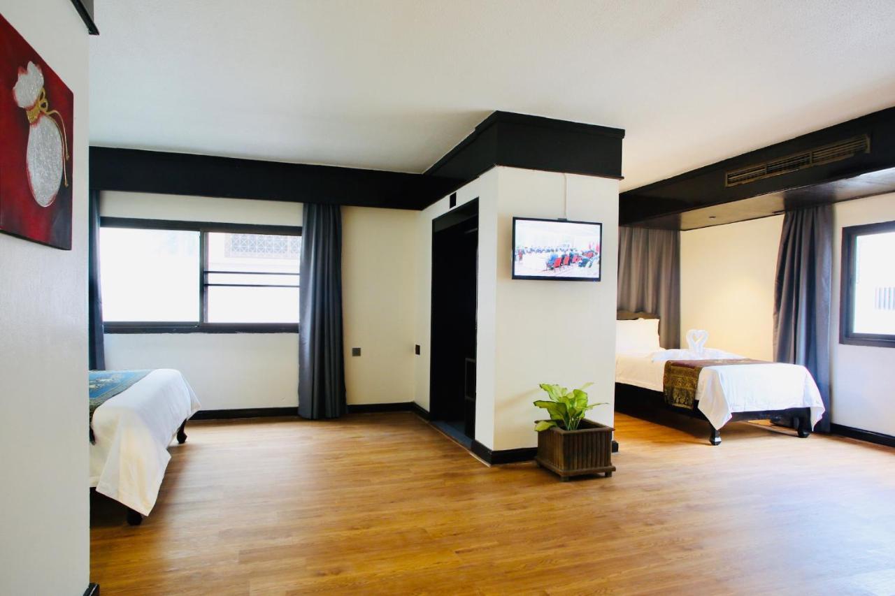 Thapaeplacehotel Chiang Mai Exteriör bild