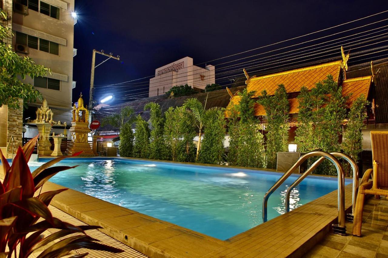 Thapaeplacehotel Chiang Mai Exteriör bild