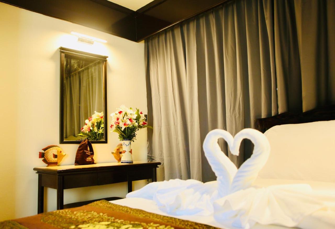 Thapaeplacehotel Chiang Mai Exteriör bild
