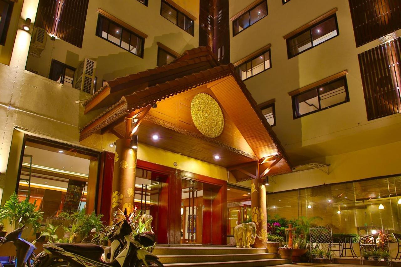 Thapaeplacehotel Chiang Mai Exteriör bild