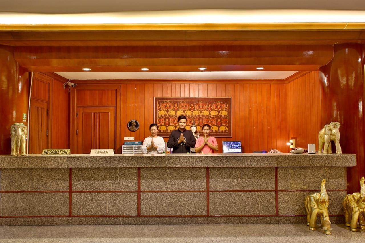Thapaeplacehotel Chiang Mai Exteriör bild