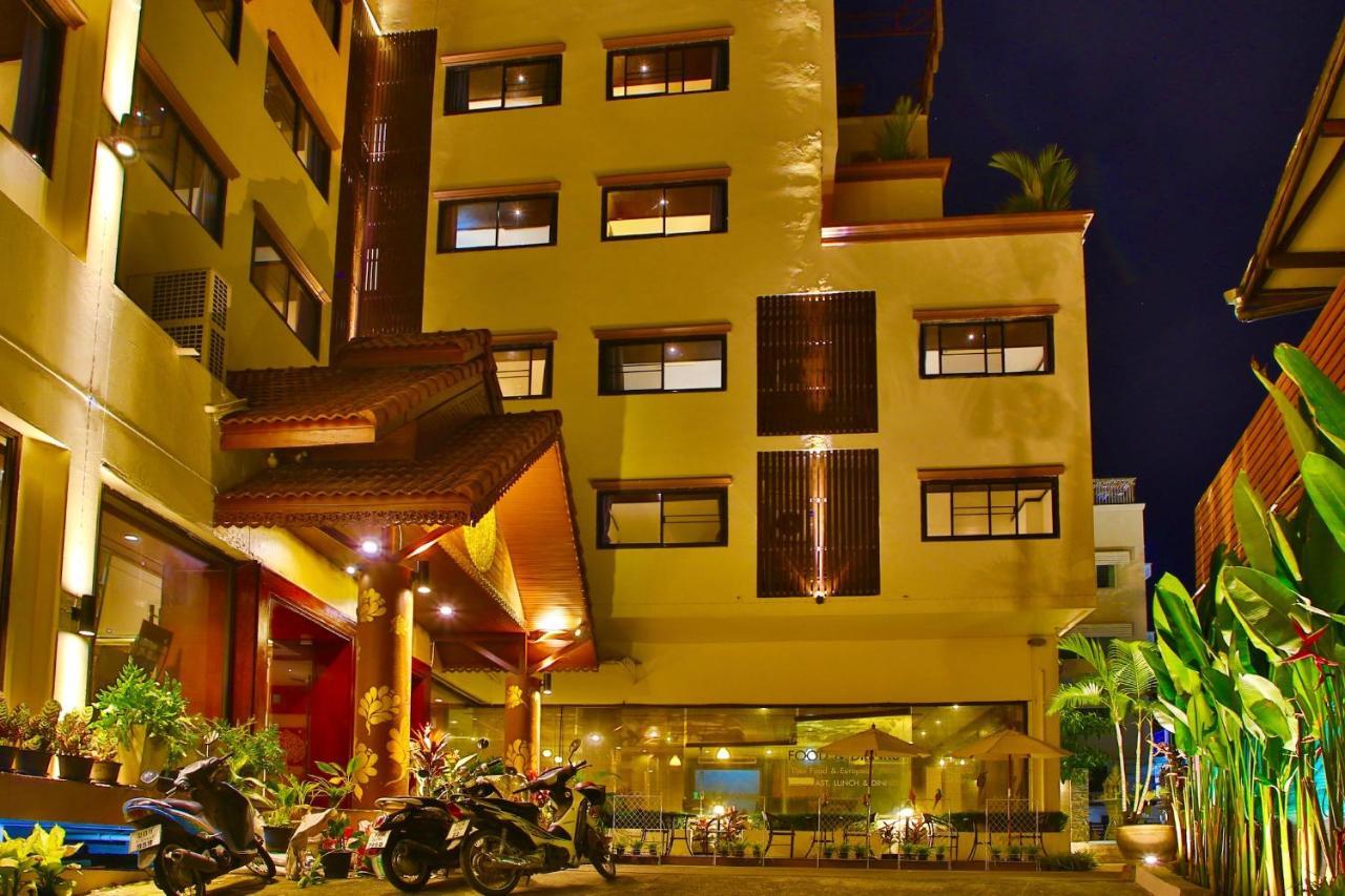 Thapaeplacehotel Chiang Mai Exteriör bild
