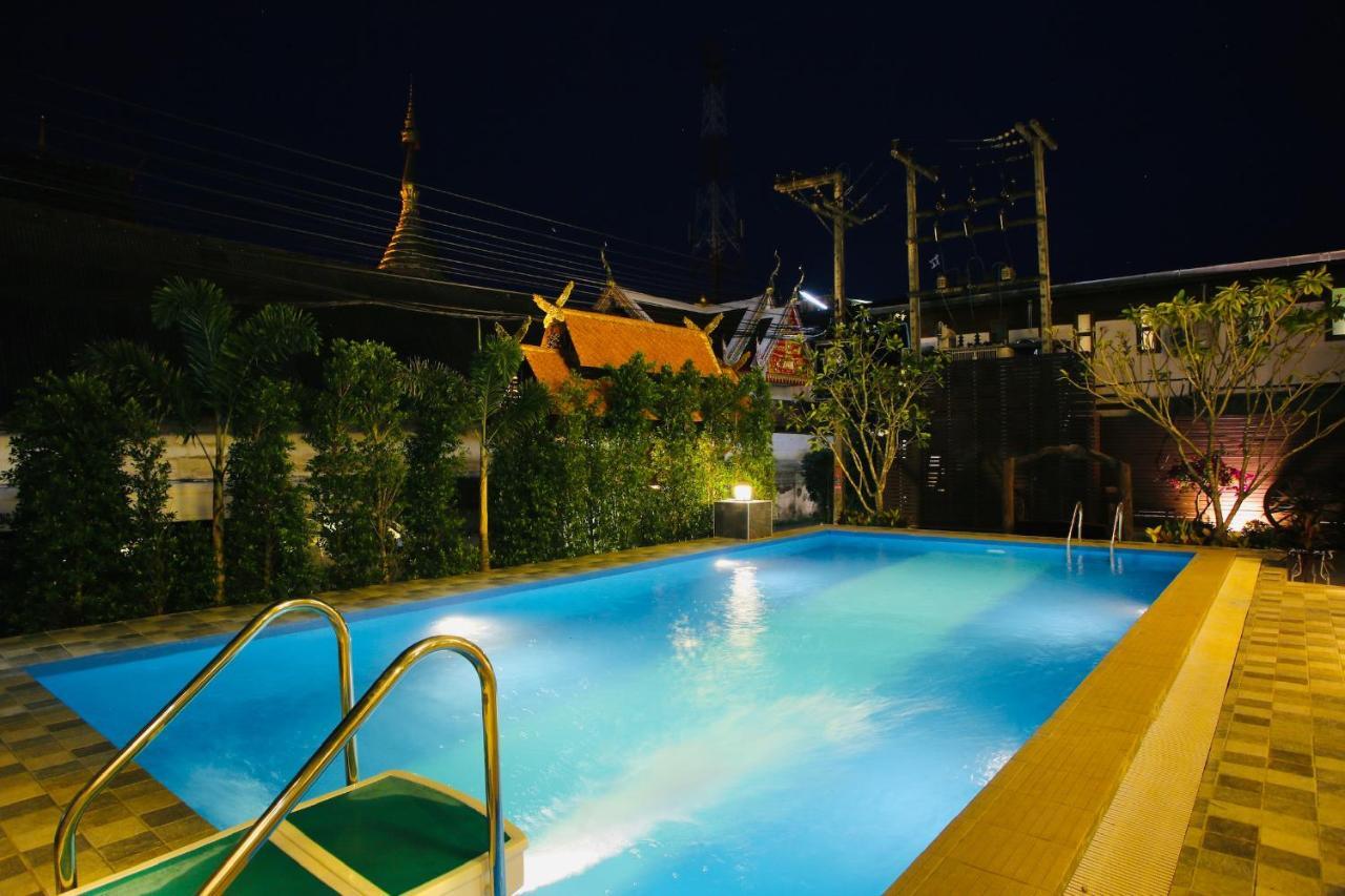 Thapaeplacehotel Chiang Mai Exteriör bild