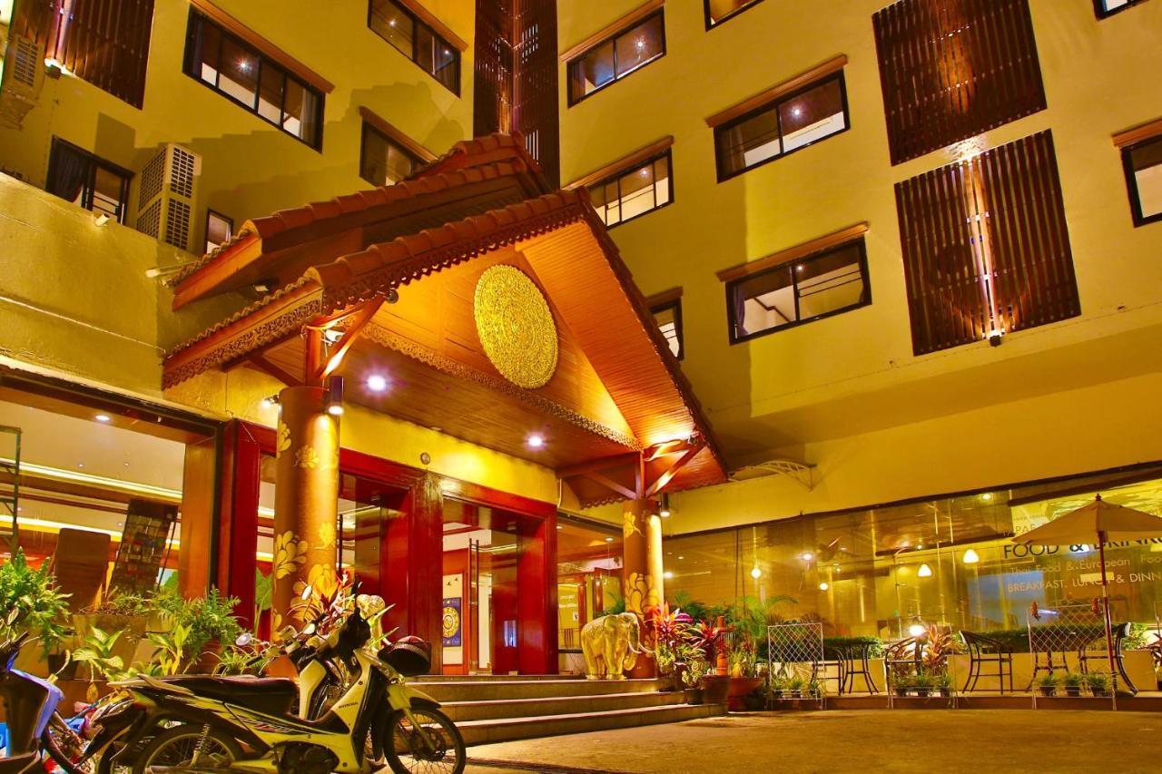 Thapaeplacehotel Chiang Mai Exteriör bild