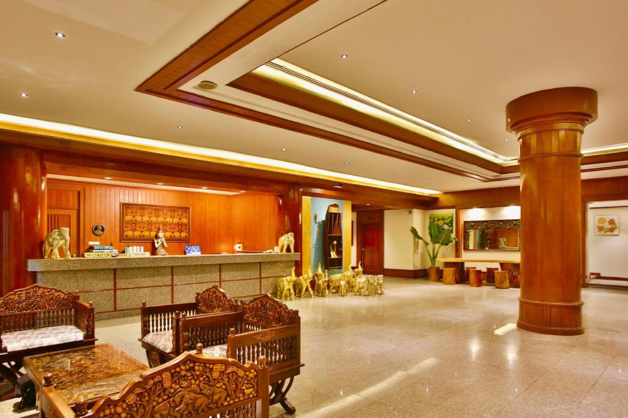 Thapaeplacehotel Chiang Mai Exteriör bild
