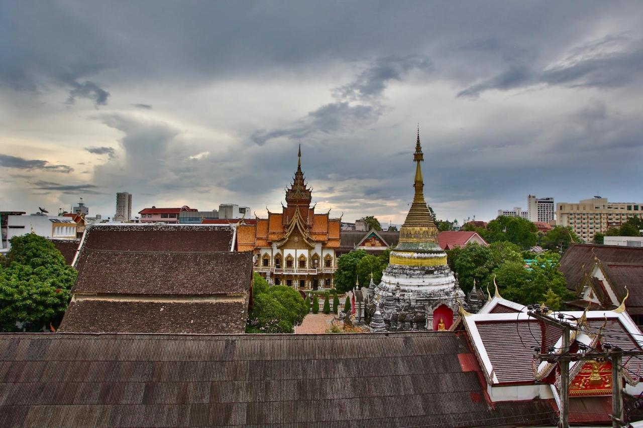 Thapaeplacehotel Chiang Mai Exteriör bild